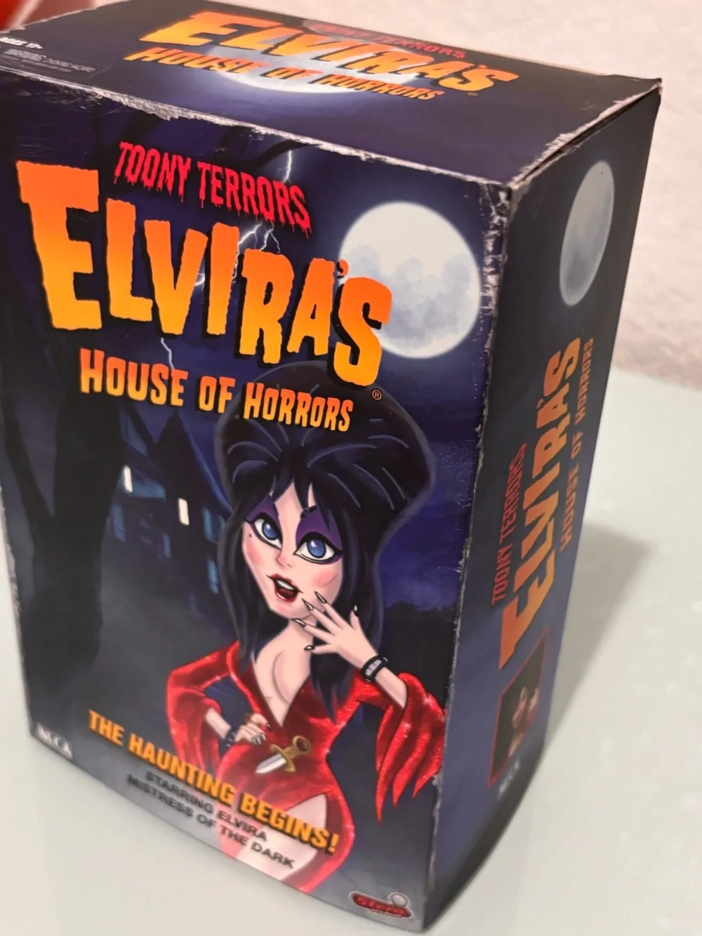 NECA Toony Terrors Elvira’s House of Horrors Figure Mistress of the Dark Elvira